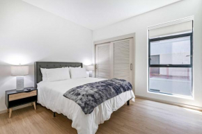 New 2BR Hollywood Opulent Oasis Retreat